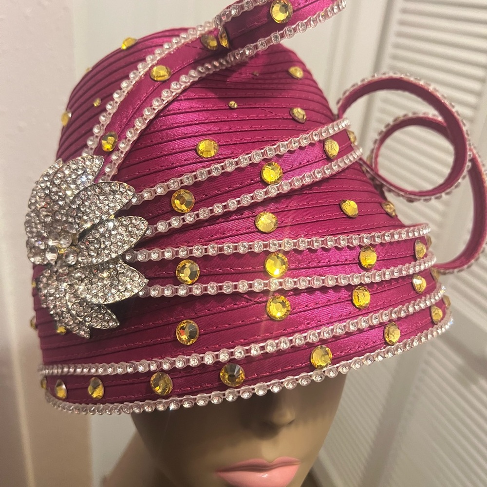 ❤️#10DONNA VINCI COUTURE CHURCH LADY BEAUTIFUL HAT! FUSHIA/ GOLD RHINESTONES! - Picture 7 of 7